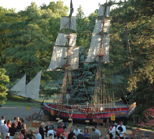 pirat ship for rent